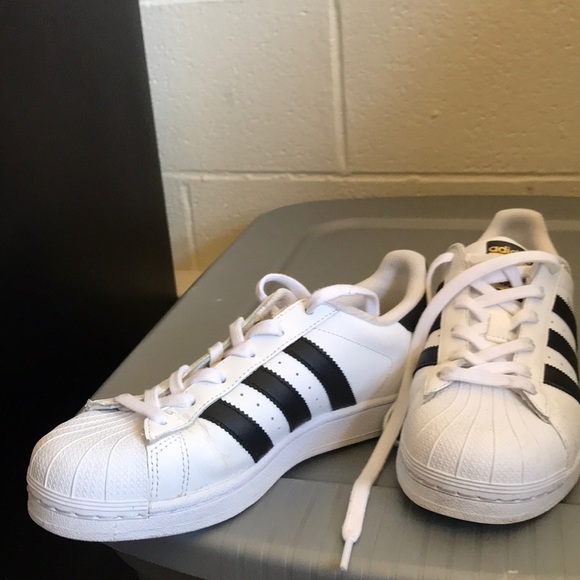 Adidas sneaker - Picture 1 of 3